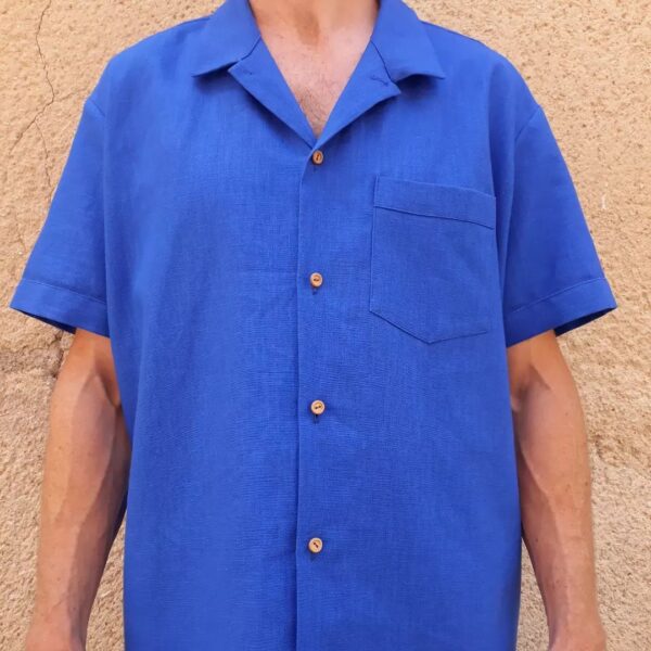 Chemise en lin à manches courtes et col cubain bleu électrique – Image 4
