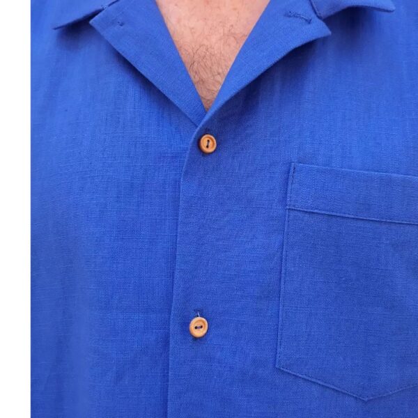 Chemise en lin à manches courtes et col cubain bleu électrique – Image 3